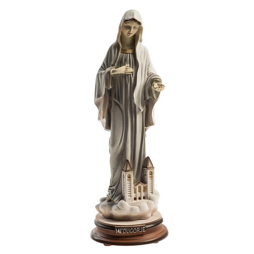 Estatua Reina de la Paz Medjugorje 21 cm  e iglesia 1