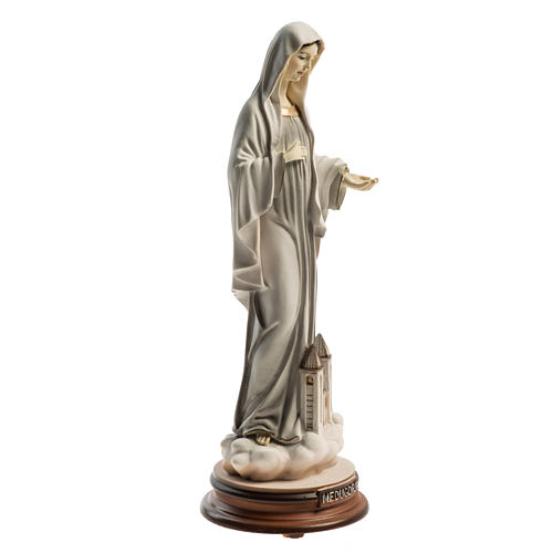 Estatua Reina de la Paz Medjugorje 21 cm  e iglesia 2