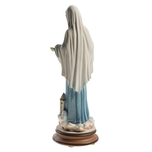Estatua azul Reina de la Paz con iglesia Medjugorje 21 cm 4