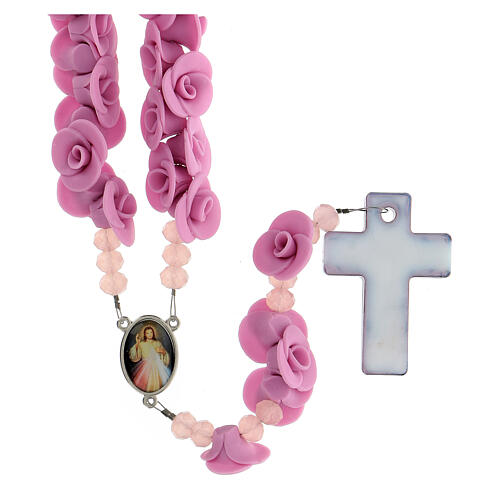 Rosenkranz Medjugorje lila Rosen und Glas Kreuz 2