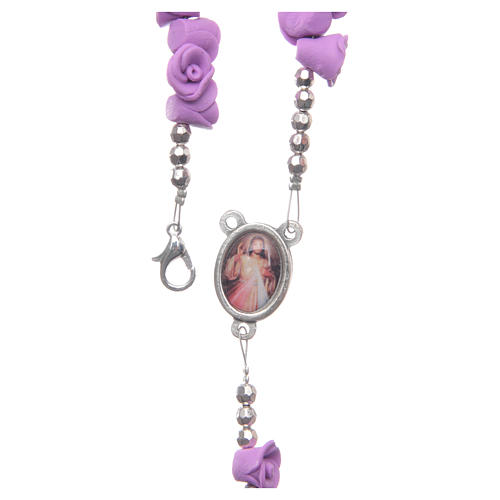 Rosenkranz aus Medjugorje mit Perlen in Form violetter Rosen, Kreuz mit Strasssteinen 4