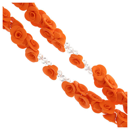 Rosenkranz aus Medjugorje mit Perlen in Form orangefarbener Rosen, Kreuz aus Muranoglas 3
