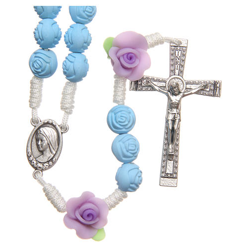 Rosenkranz aus Medjugorje mit hellblauen Perlen in Rosenform 1
