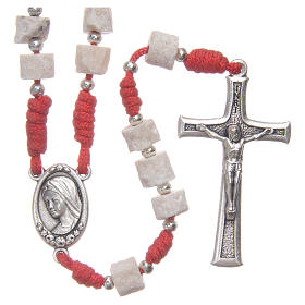 Terços e Porta Terços Nossa Senhora de Medjugorje: Terço pedra branca de Medjugorje com fio vermelho