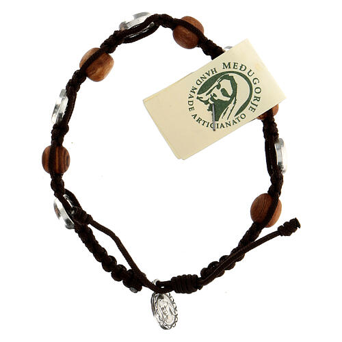 Bracelet bois d'olivier croix Saint Benoît corde marron 1