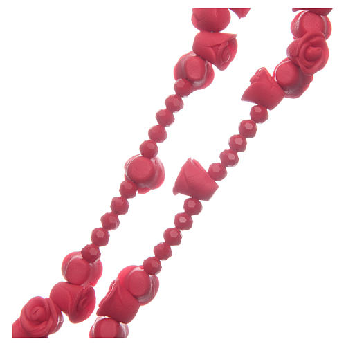 Rosenkranz aus Medjugorje mit Perlen in Form roter Rosen, Kreuz mit Trinitätsdarstellung 3