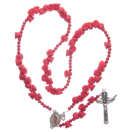 Rosenkranz aus Medjugorje mit Perlen in Form roter Rosen, Kreuz mit Trinitätsdarstellung 5