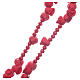 Rosenkranz aus Medjugorje mit Perlen in Form roter Rosen, Kreuz mit Trinitätsdarstellung s3