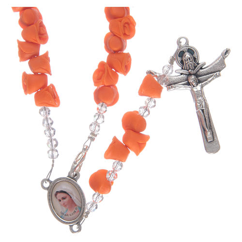 Rosenkranz aus Medjugorje mit Perlen in Form orangefarbener Rosen, Kreuz mit Trinitätsdarstellung 1