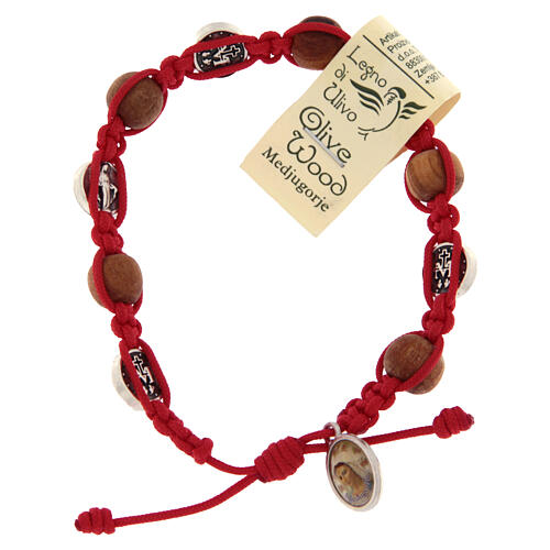 Armband aus Olivenbaumholz mit Kreuz von Sankt Benedikt und roter Kordel 2