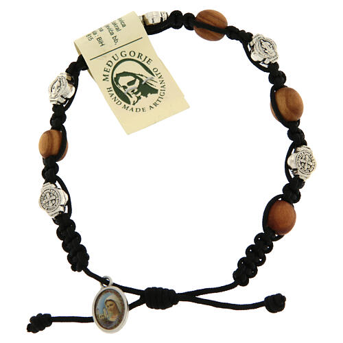 Pulsera madera olivo cruz San Benito cuerda negra 1