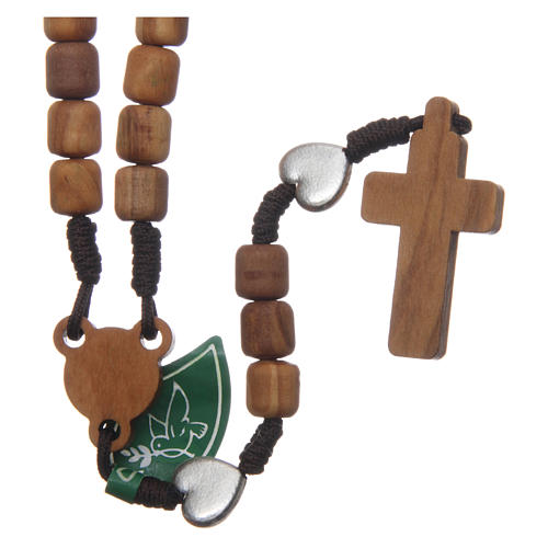 Rosenkranzkette aus Medjugorje, mit Olivenholzperlen und Metallherzen auf brauner Kordel 2