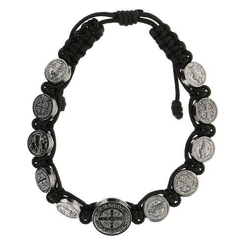 Armband aus Kordel mit kleinen Medaillen von Sankt Benedikt und Medjugorje 1