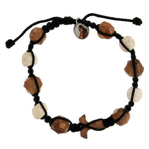 Bracelet with olive wood components, characterised by rounded beads and tau cross 2