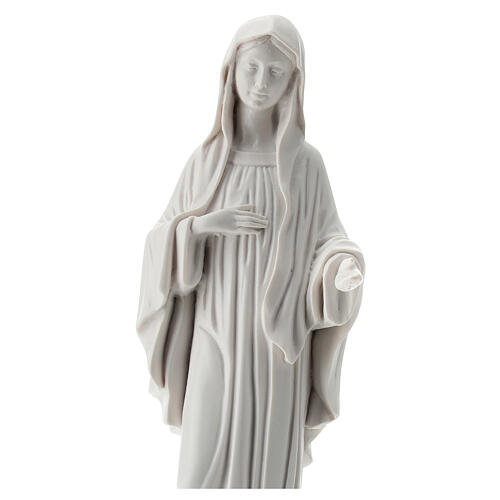 Imagem Nossa Senhora de Medjugorje Rainha da Paz pó de mármore branco 27x9 cm PARA EXTERIOR 2