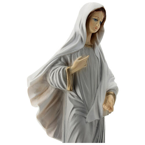 Imagem Nossa Senhora de Medjugorje túnica cinzenta pó de mármore pintado 41,5x15 cm PARA EXTERIOR 4