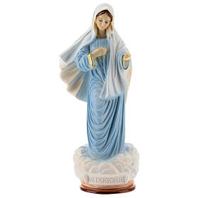 Imagem Nossa Senhora de Medjugorje túnica azul clara e nuvem pó de mármore pintado à mão 19x8,5 cm