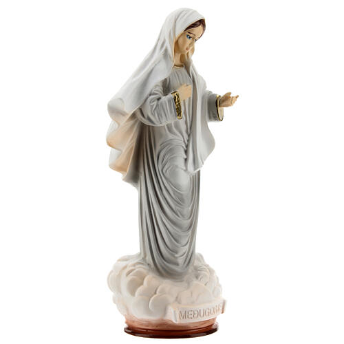 Madonna di Medjugorje veste grigia polvere di marmo 20 cm 4