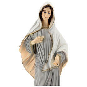 Imagem Nossa Senhora de Medjugorje túnica cinzenta detalhes dourados pó de mármore pintado à mão 60,5x24 cm PARA EXTERIOR
