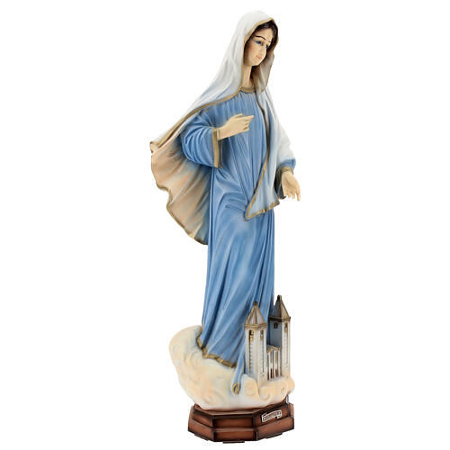 Imagem Nossa Senhora de Medjugorje túnica azul clara e igreja de São Tiago pó de mármore pintado à mão 61x24,5 cm PARA EXTERIOR 5