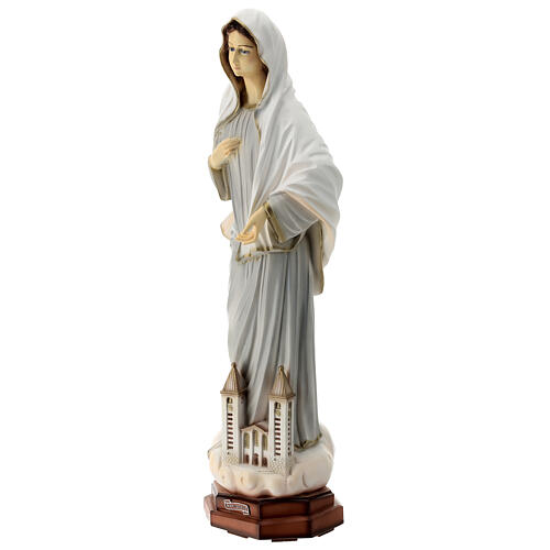 Imagem Nossa Senhora de Medjugorje túnica cinzenta e igreja de São Tiago pó de mármore pintado à mão 61x25x14,5 cm PARA EXTERIOR 3