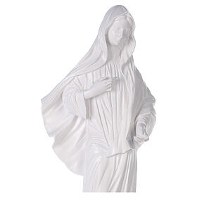 Nossa Senhora de Medjugorje com igreja imagem pó de mármore branco 90 cm PARA EXTERIOR