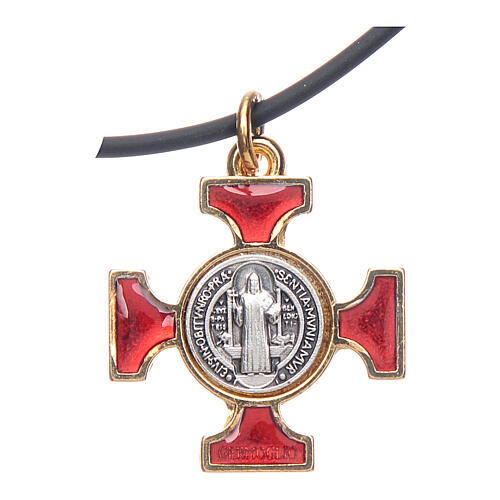 Collier croix celtique St Benoit rouge 2.5x2.5 1
