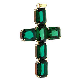 Kreuzanhänger aus vergoldeten Messing, mit smaragdgrünen Kristallen