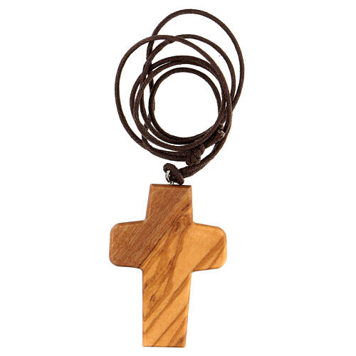 Pingente cruz Bom Pastor 5x3 cm madeira de oliveira 3