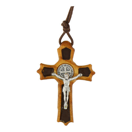 Kleines Kreuz von Sankt Benedikt aus Olivenbaumholz, 4 cm 4