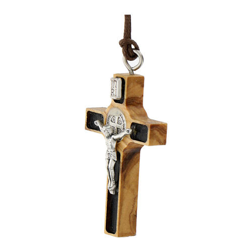 Kleines Kreuz von Sankt Benedikt aus Olivenbaumholz, 4 cm 2