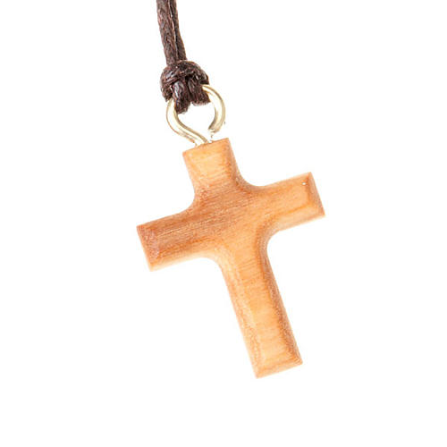 Croix classique en bois d'olivier 1