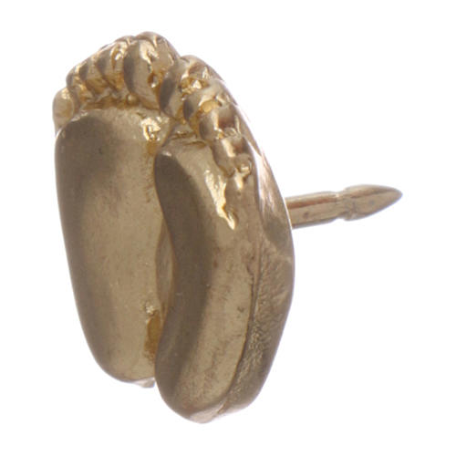 Foot-shaped brooch with golden enamel 4
