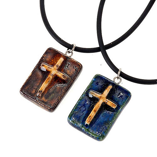 Ceramic pendant with cross, square 1