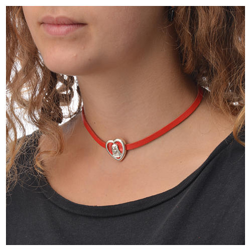 Choker necklace in red leather with Virgin Mary pendant 3