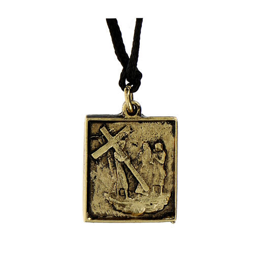 Via Crucis brass-plated alloy pendant Fourth Station Jesus meets Mary 2