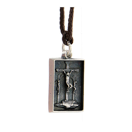 Medalik Dwunasta Stacja Droga Krzyżowa, stop metali pokryty srebrem, Jezus umiera na krzyżu, Via Dolorosa 2