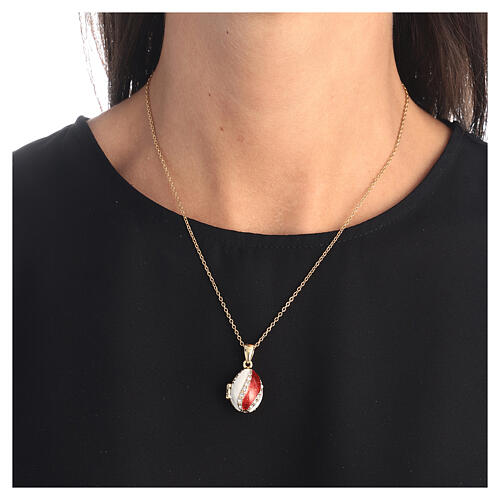 Pendentif ouvrant oeuf blanc et rouge style impériale russe lignes de strass 2