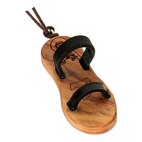 Pendentif sandale gravée 5 cm bois d'olivier