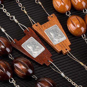 Rosari capoletto: Rosario capoletto legno grano ovale inciso 25 mm