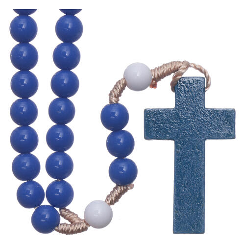 Rosenkranz mit blauen Kunststoffperlen und weißen Paterperlen 7,5 mm, auf Kunstseidenkordel 1