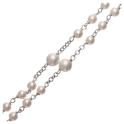 Rosenkranz MATER mit weißen Perlen auf einer Silber-Kette und mit Tau-Kreuz 3