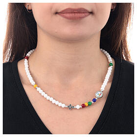 Rosenkranzkette zum Jubiläum 2025, mit weißen und farbenfrohen Keramik-Perlen, 7 mm