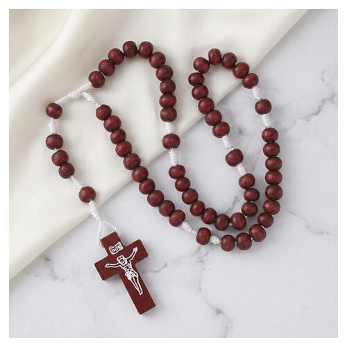 Dark red rosary with 6 mm wooden beads 2