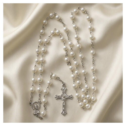 Rosary in pearl-effect glass with 0.24-inch beads 2