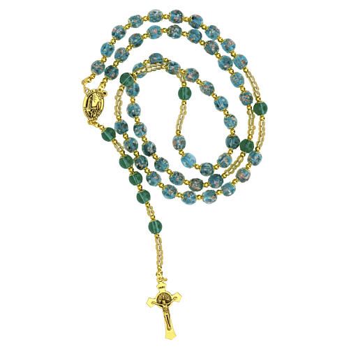 Rosario litúrgico con perlas verdes de vidrio Murano 8 mm y acabado dorado 2