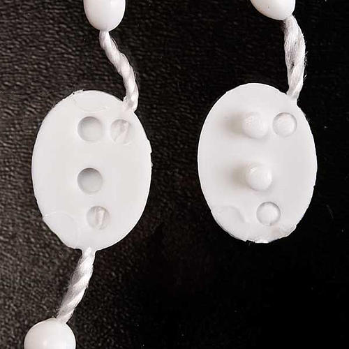 Rosenkranz, weiße Kunststoffperlen auf Nylonkordel, mit Verschluss, 6 mm 3