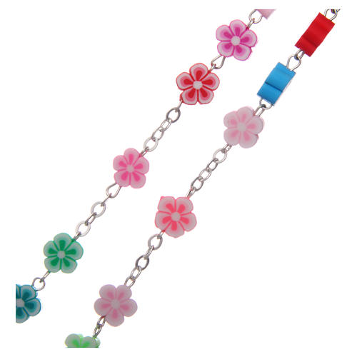 Rosary in plastic with 9mm flower-shaped multicoloured beads. 3