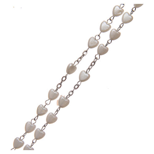 Rosenkranz mit weißen herzförmigen Perlen aus Kunststoff, 6 mm 3