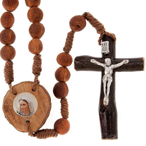 Rosario Medjugorje madera y semillas 1